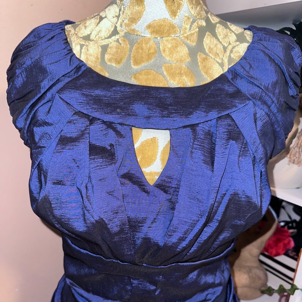 Flattering Ruched Cocktail Dress - Picture 5 of 9